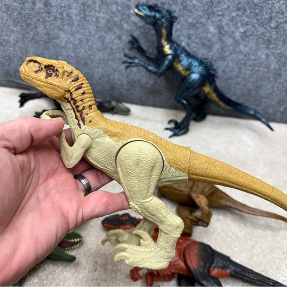 Jurassic World ? dinosaur figures collection lot x8 AS IS - Picture 8 of 11